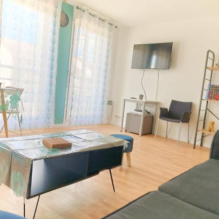Charmant Appartement Sur Sottevilles Les Rouen Luaran gambar