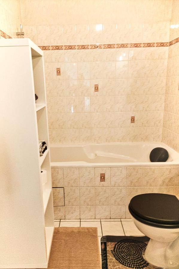 Charmant Appartement Sur Sottevilles Les Rouen Luaran gambar